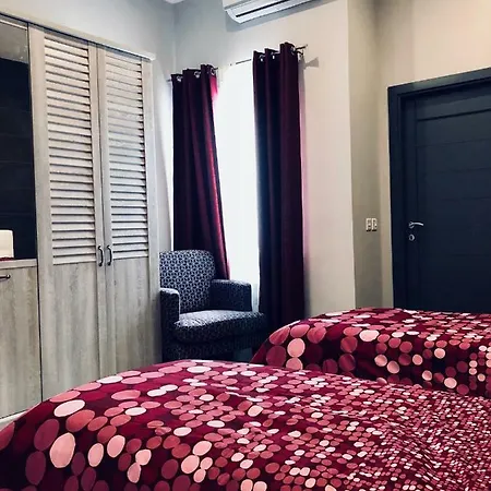 Townhouse In Centre *