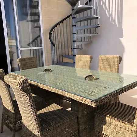 Townhouse In Centre * Sliema